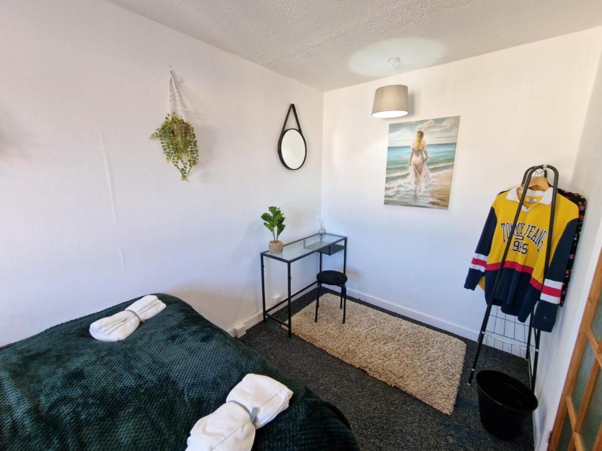 Spacious & Comfy Home- Very Close To Nec Birmingham ,Hs2 & Airport- Perfect For Contractors & Groups- Free Parking & Fast Wifi مارستون غرين المظهر الخارجي الصورة