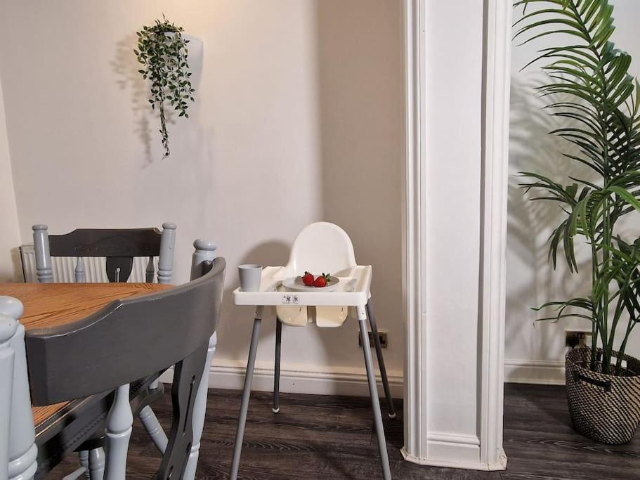 Spacious & Comfy Home- Very Close To Nec Birmingham ,Hs2 & Airport- Perfect For Contractors & Groups- Free Parking & Fast Wifi مارستون غرين المظهر الخارجي الصورة