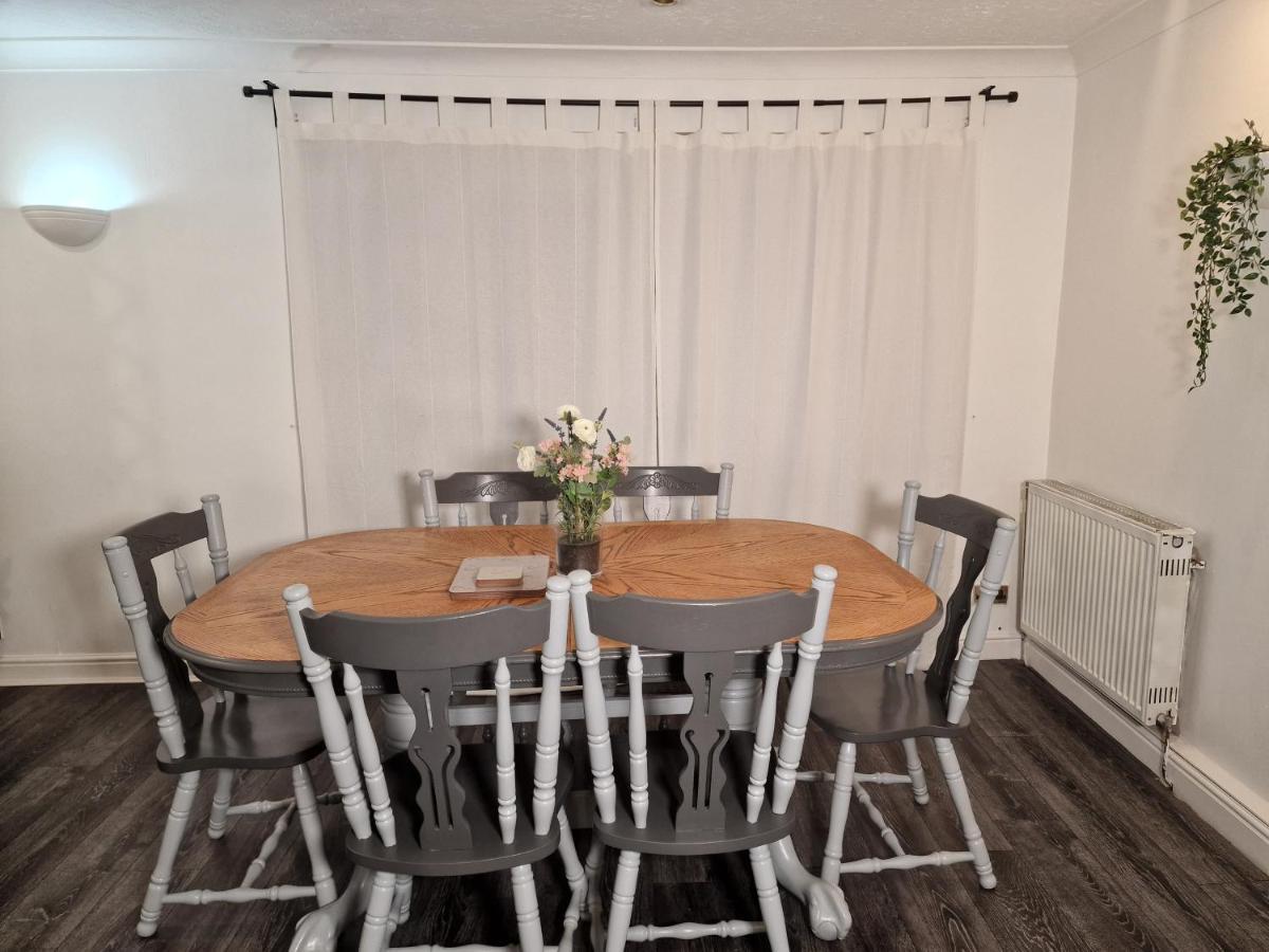 Spacious & Comfy Home- Very Close To Nec Birmingham ,Hs2 & Airport- Perfect For Contractors & Groups- Free Parking & Fast Wifi مارستون غرين المظهر الخارجي الصورة