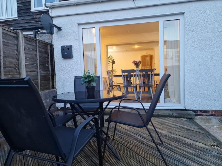 Spacious & Comfy Home- Very Close To Nec Birmingham ,Hs2 & Airport- Perfect For Contractors & Groups- Free Parking & Fast Wifi مارستون غرين المظهر الخارجي الصورة