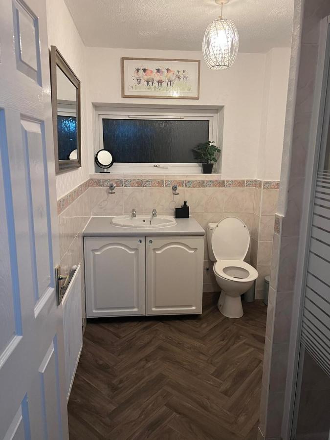 Spacious & Comfy Home- Very Close To Nec Birmingham ,Hs2 & Airport- Perfect For Contractors & Groups- Free Parking & Fast Wifi مارستون غرين المظهر الخارجي الصورة