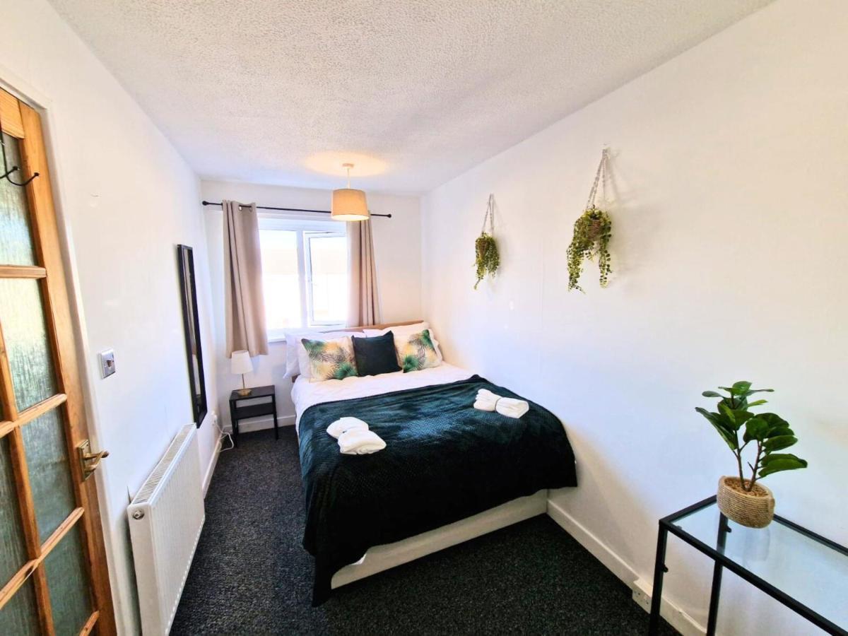 Spacious & Comfy Home- Very Close To Nec Birmingham ,Hs2 & Airport- Perfect For Contractors & Groups- Free Parking & Fast Wifi مارستون غرين المظهر الخارجي الصورة